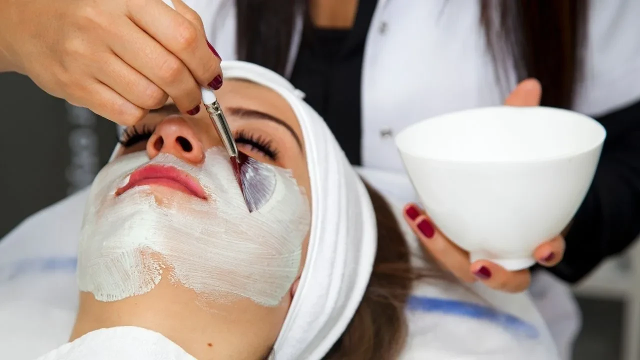 Bunu yapanların cildi ışıldıyor! Hollywood yıldızlarının 10 altın kuralı buymuş