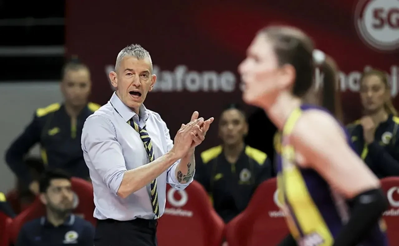 Fenerbahçe'nin yeni antrenörü belli oldu! Galatasaray yenilgisi sonrası kovulmuştu!