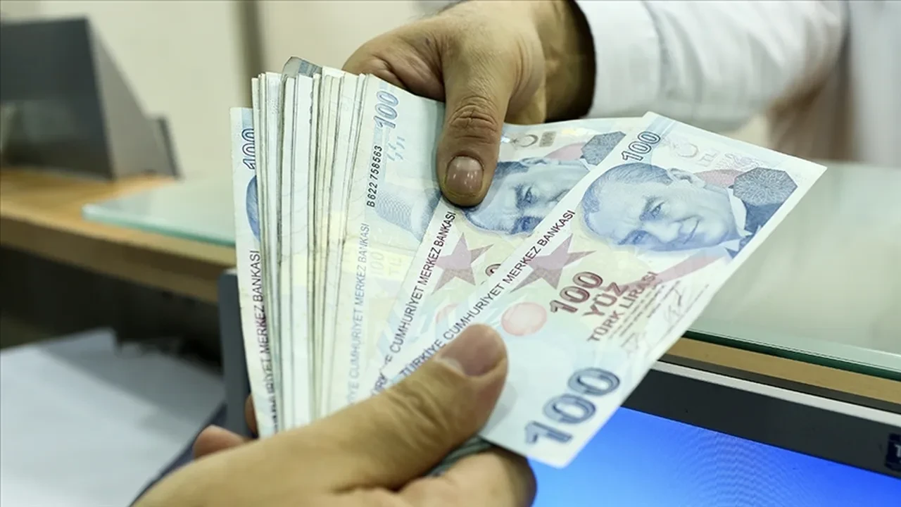 Tüm kurumları geride bıraktı! Ankara Valiliği'nden rekor promosyon anlaşması: Çalışanların hesaplarına 100 bin TL yatırılacak