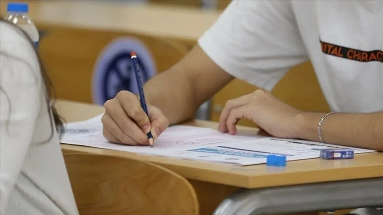 2025 AUZEF vize sınavları saat kaçta? Sınav oturumlarının saatleri belli oldu