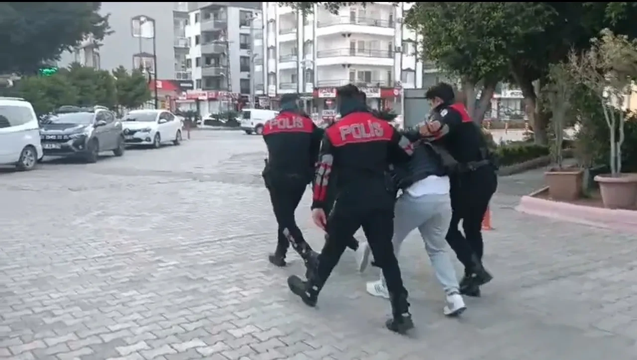 Berbere girip selam verdi sonra kurşun yağdırdı