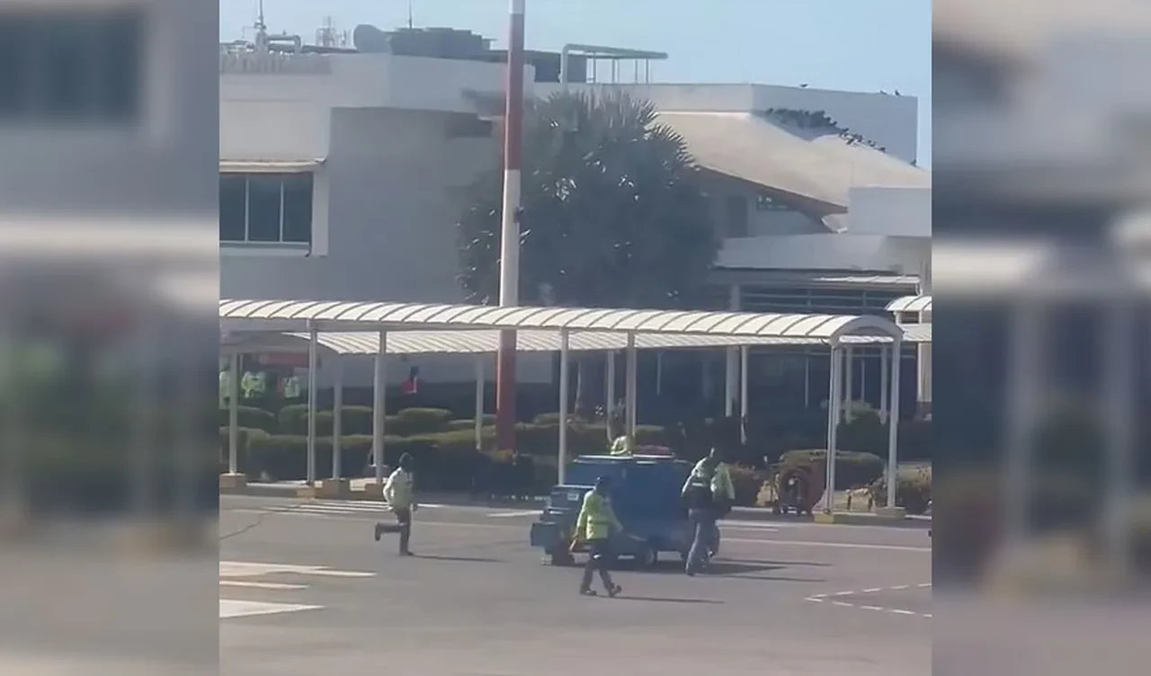 Kolombiya'da film gibi soygun! Saçılan banknotları halk topladı