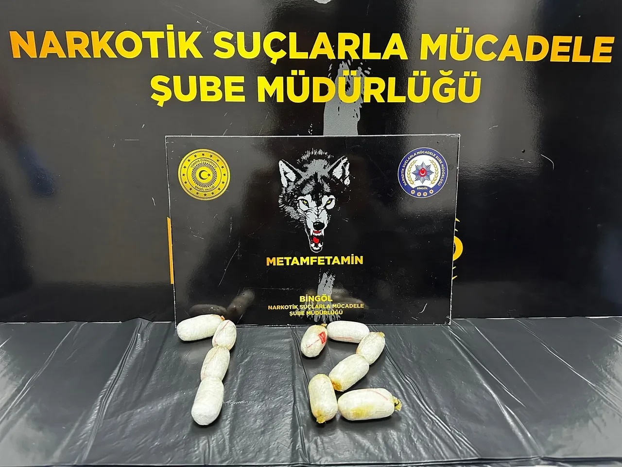 Akıllara durgunluk veren olay! Midelerinden 10 parça uyuşturucu çıktı!