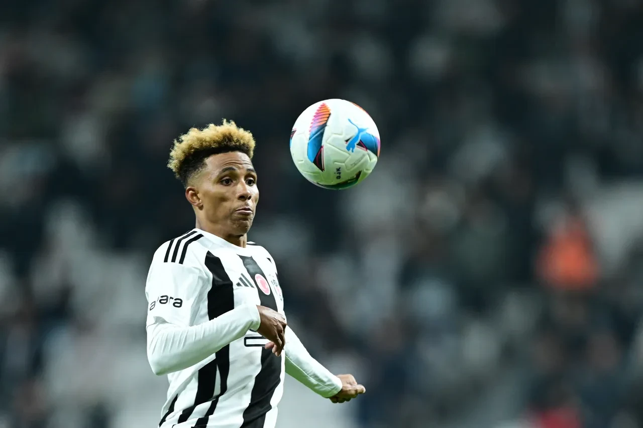Beşiktaş Başakşehir engeline takıldı! Yusuf Sarı attığı 2 golle takımına 3 puanı kazandırdı