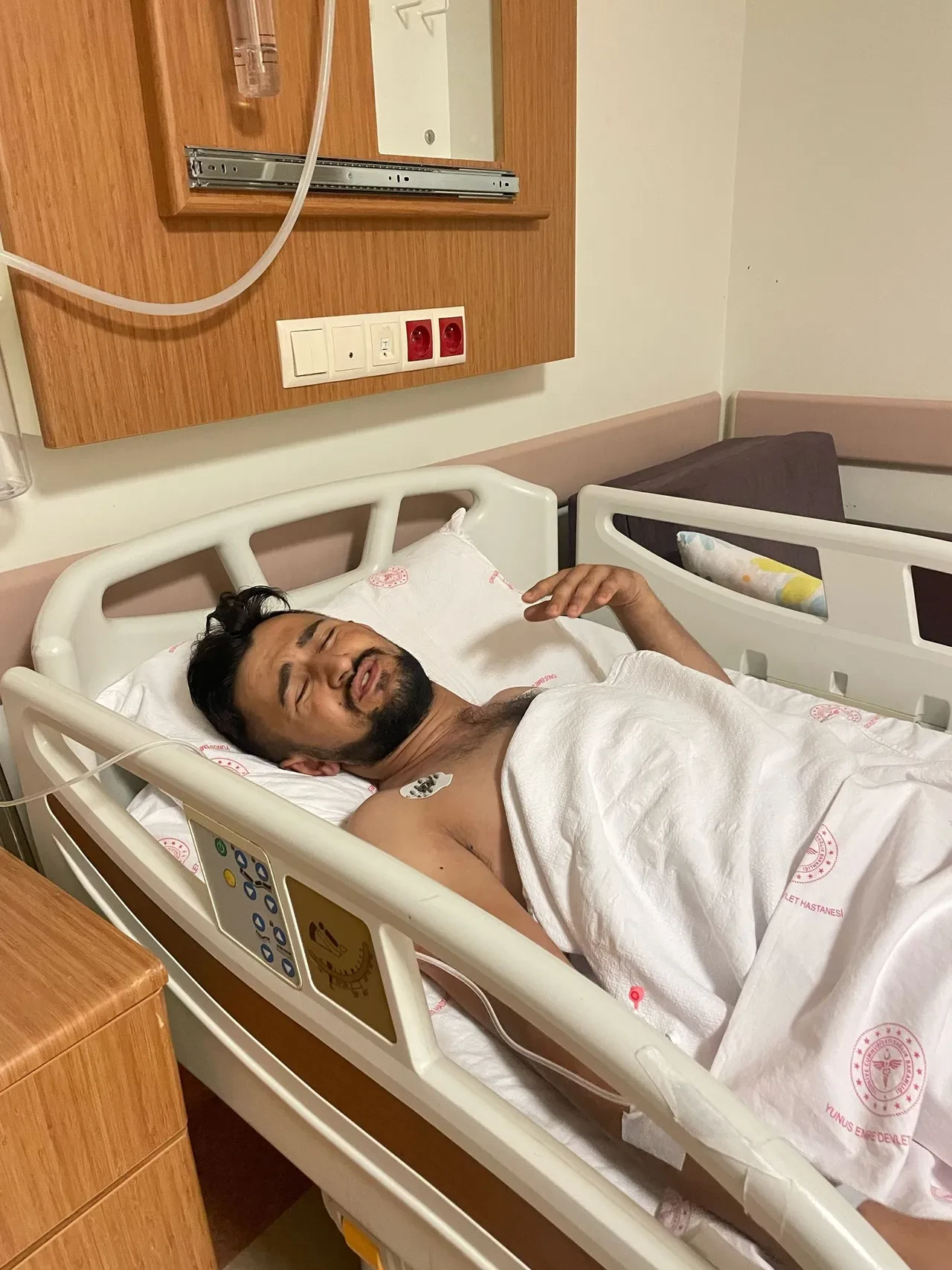 Fıtık tedavisi için gittiği hastanede büyük şok yaşadı! Dosyalar karıştı, büyük yanlıştan kıl payı dönüldü