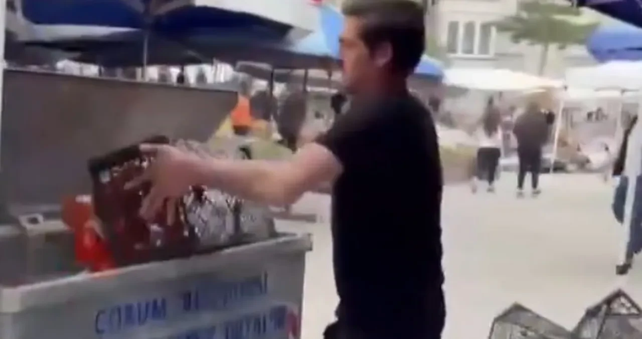 O pazarcıya ağır ceza! 'Kimse ucuza yemesin' diyerek kasa kasa çöpe dökmüştü