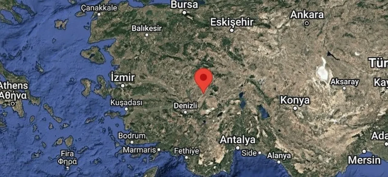 Son dakika | Denizli'de deprem oldu! Sallantıyla uykularından uyandılar