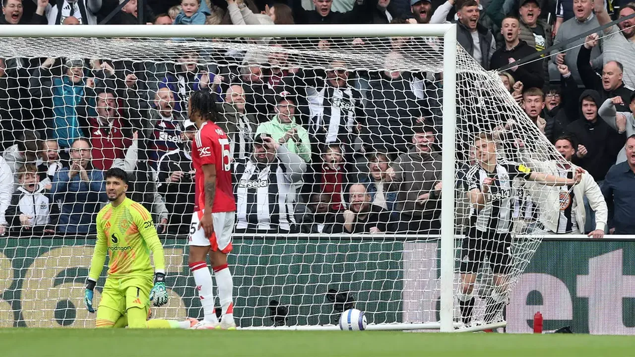 Altay Bayındır'ın tatsız gecesi! Premier Lig'de ilk maçına çıktı, hayal kırıklığı yaşattı