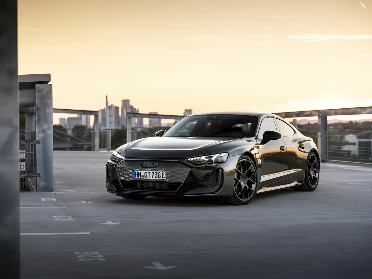 Audi, en güçlü aracını duyurdu: İşte 1000 beygirlik yeni RS GT
