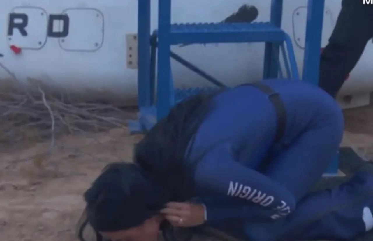 Dünyaca ünlü şarkıcı Katy Perry uzaya çıktı! Geri döndüğünde bakın ilk ne yaptı 