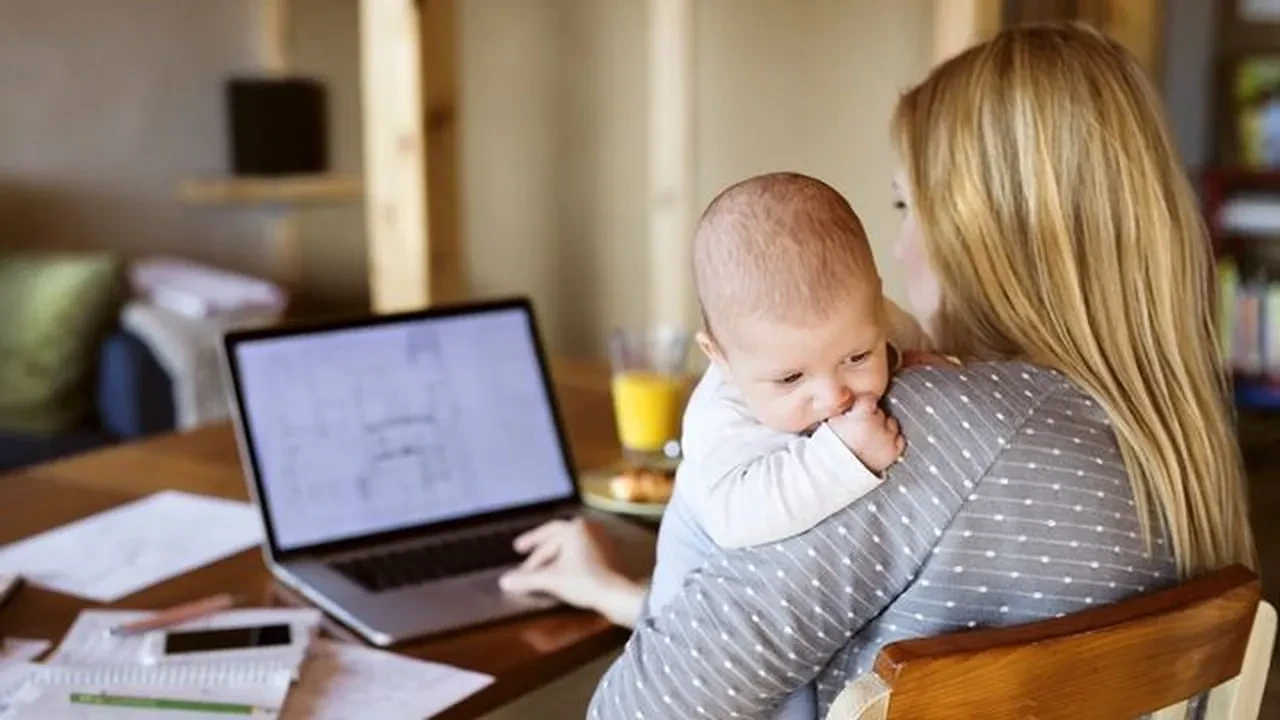 Ev hanımlarına emeklilik hakkı geliyor! Muhammet Bayram detayları paylaştı: 25 yıl şartı dikkat çekti