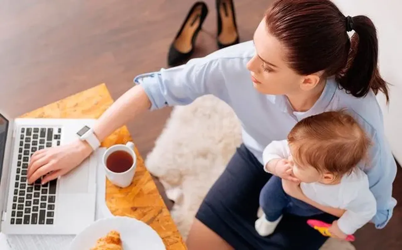Ev hanımlarına emeklilik hakkı geliyor! Muhammet Bayram detayları paylaştı: 25 yıl şartı dikkat çekti