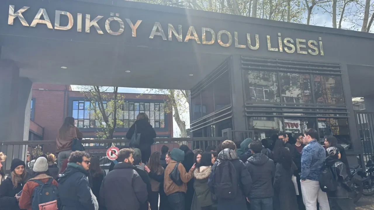 İstanbul Valiliğinden öğretmenlerin açığa alındığı iddiasına yalanlama