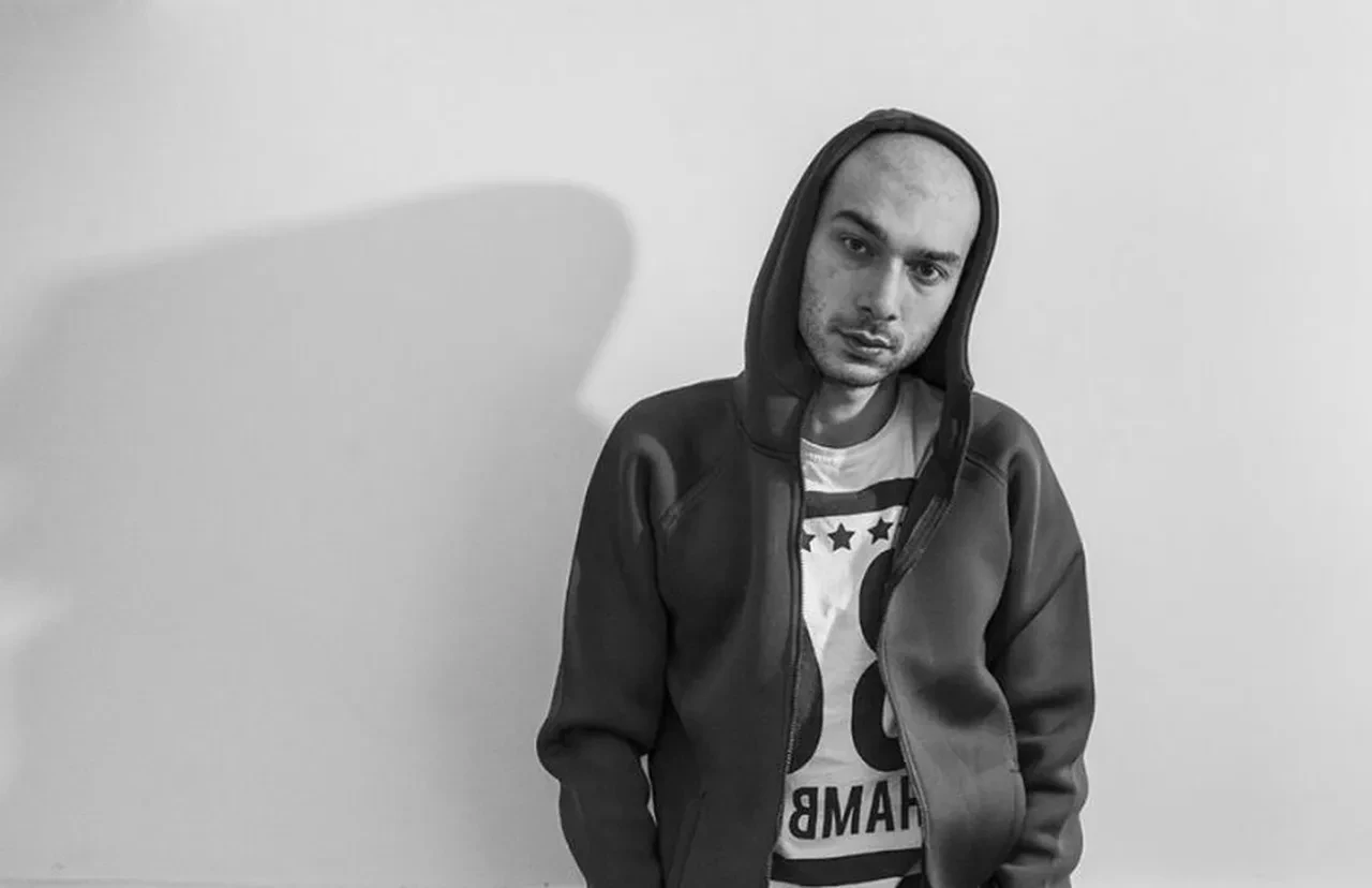 Rapçi Sansar Salvo babasını dövdü, sosyal medyadan tepki yağdı 