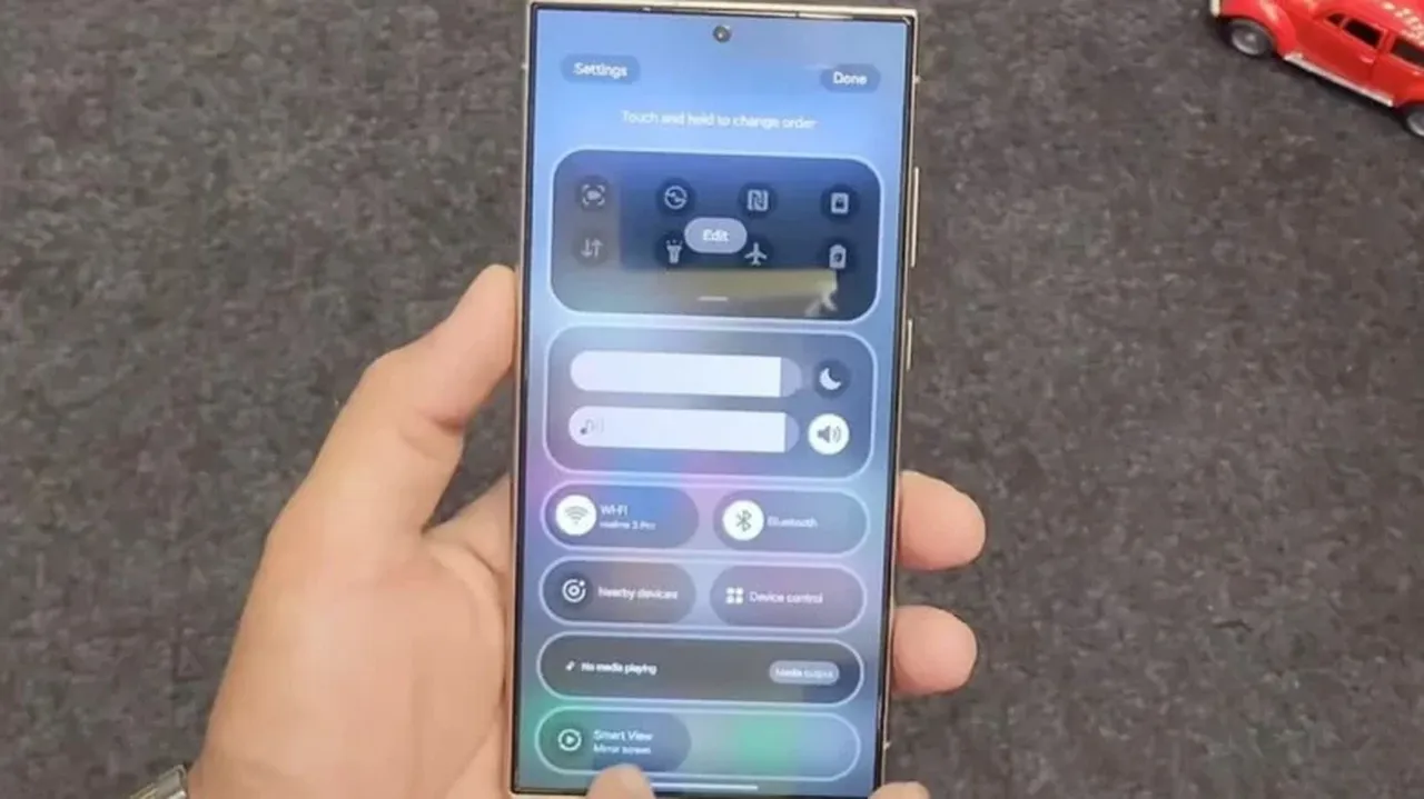 Samsung One UI 7 güncellemesi süresiz olarak durdu