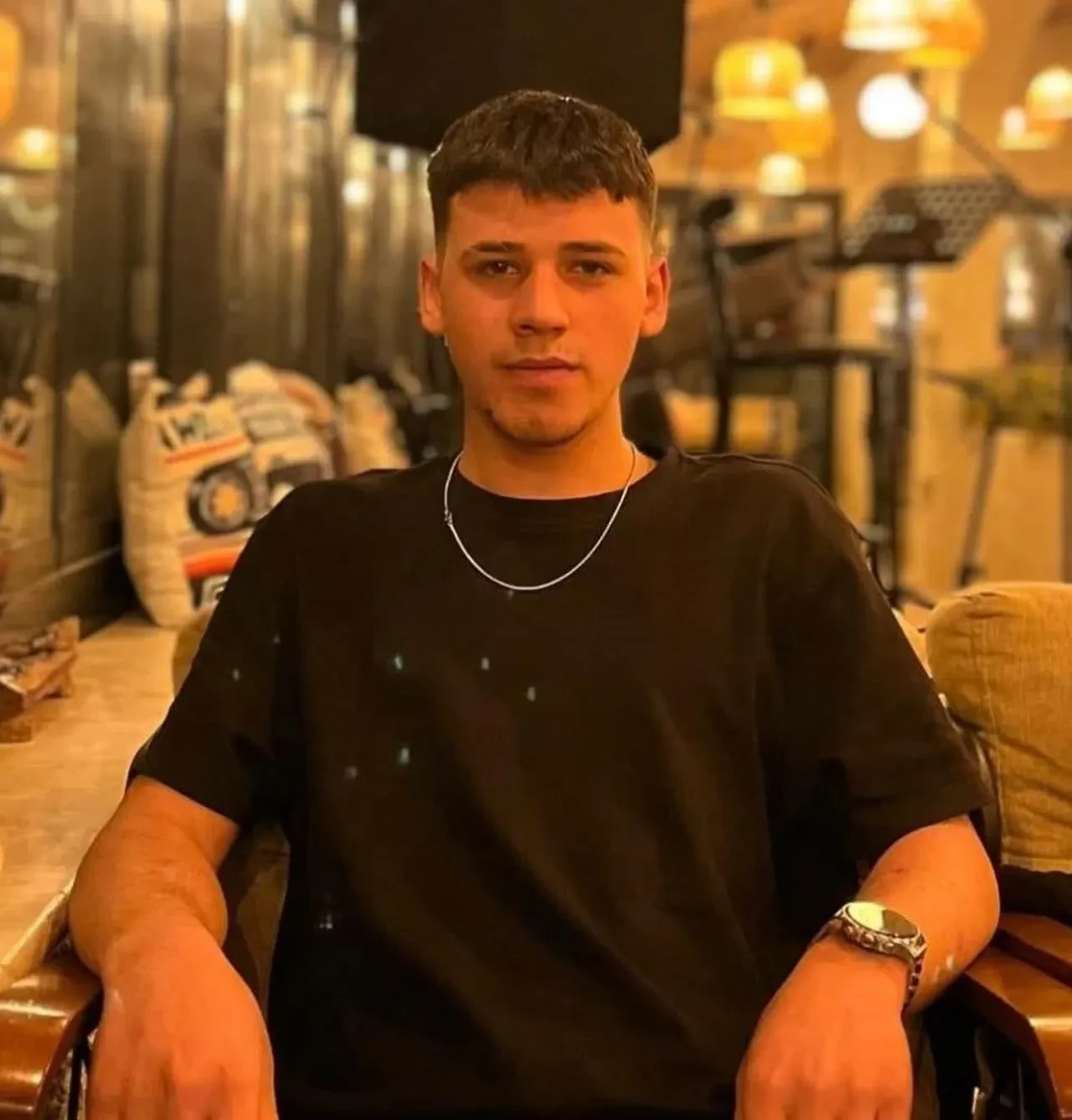 17 yaşındaki gencin korkunç sonu! Otomobile çarparak metrelerce savruldu