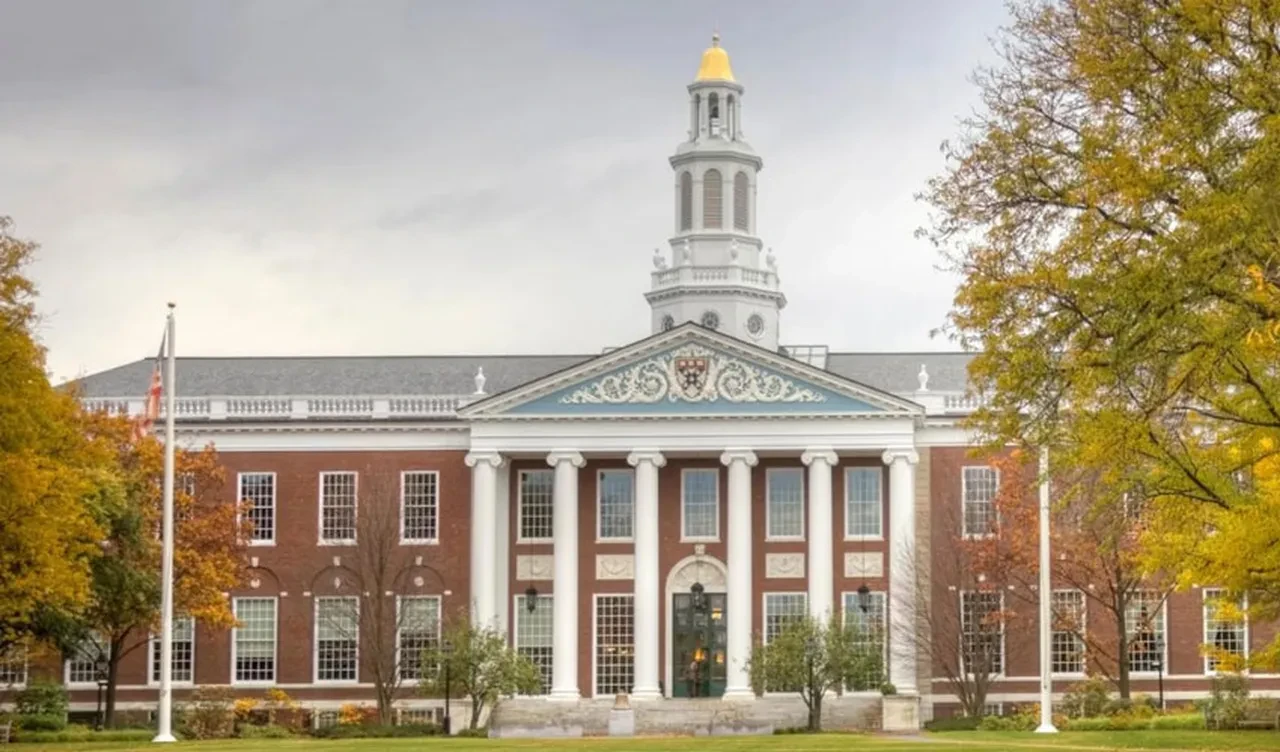 Harvard Üniversitesi, Beyaz Saray'a rest çekti! Trump'a boyun eğmeyen ilk üniversite oldular