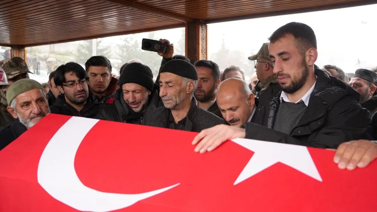 Naaşı 3 yıl sonra bulunan Pençe Kilit kahramanına acı veda! Yürek yakan isteği yerine getirildi