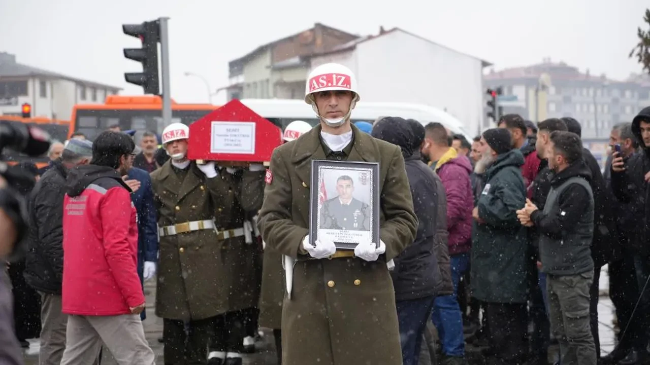 Naaşı 3 yıl sonra bulunan Pençe Kilit kahramanına acı veda! Yürek yakan isteği yerine getirildi