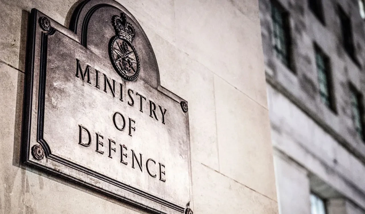 Türkiye'de saç ektirmek için orduyu dolandırdı! Ülke bu skandalla çalkalanıyor