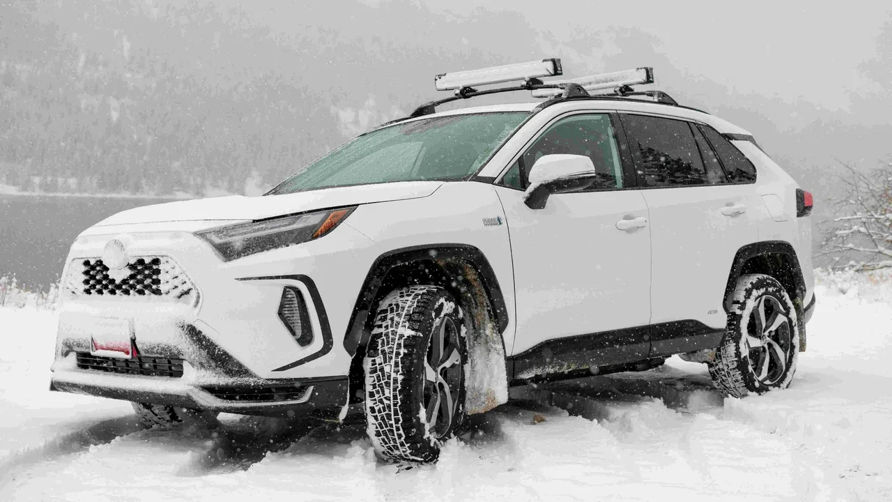 Hibrit araçlardaki pilin ortalama ömrü ne kadar? BMW, Toyota, Ford... Garanti sürelerine dikkat edin