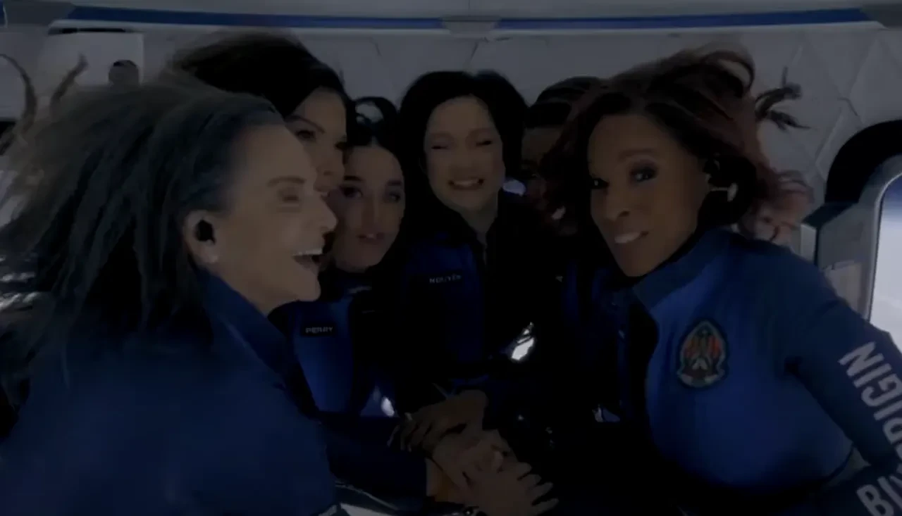 Katy Perry uzaya çıktı, yanında onu götürdü: Nedeni dikkat çekti