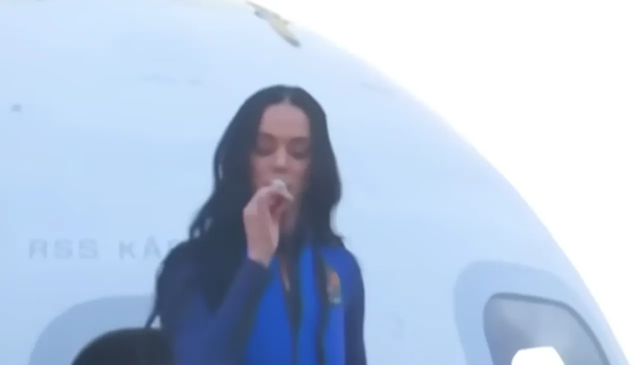 Katy Perry uzaya çıktı, yanında onu götürdü: Nedeni dikkat çekti