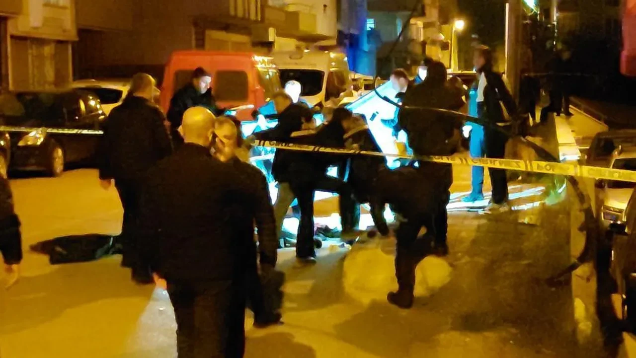 Samsun'da cani koca dehşeti: Uzaklaştırma kararı bulunan eşini sokak ortasında öldürdü