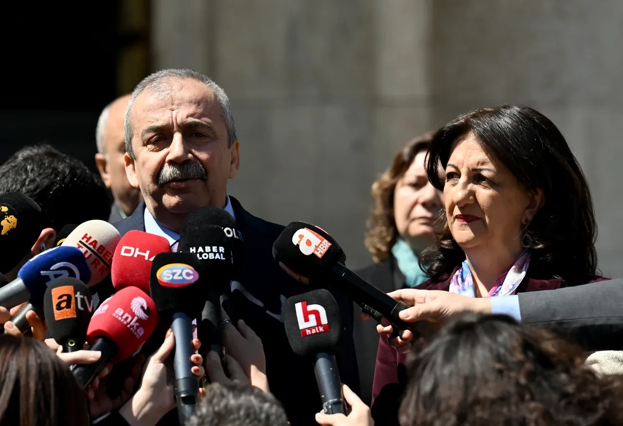 Sırrı Süreyya Önder iyileşene kadar Terörsüz Türkiye süreci duracak iddiası! İmralı masasının kilit ismi yoğun bakımda