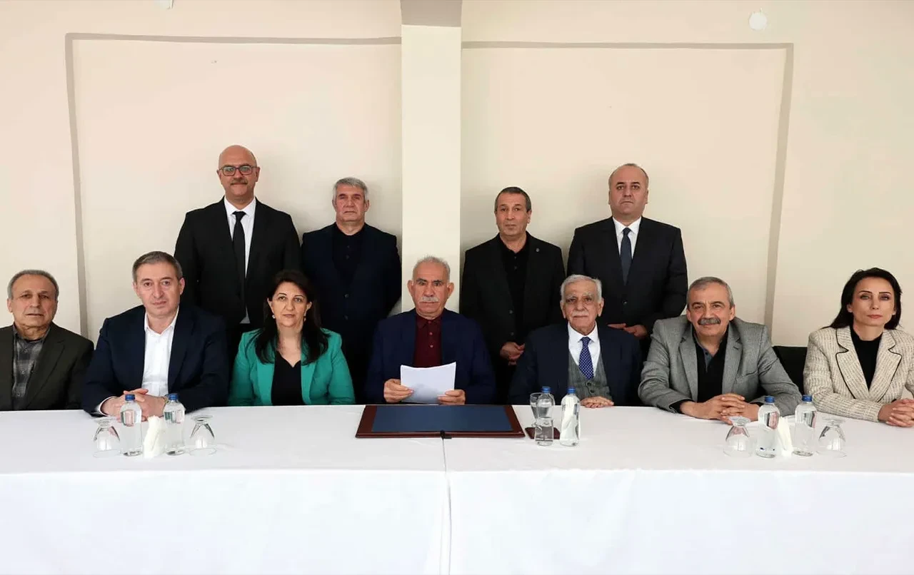 Sırrı Süreyya Önder iyileşene kadar Terörsüz Türkiye süreci duracak iddiası! İmralı masasının kilit ismi yoğun bakımda