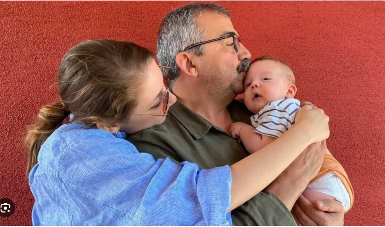 Sırrı Süreyya Önder'in kızından duygulandıran mesaj! 'En iyi bildiğin şeyi yap, diren baba'