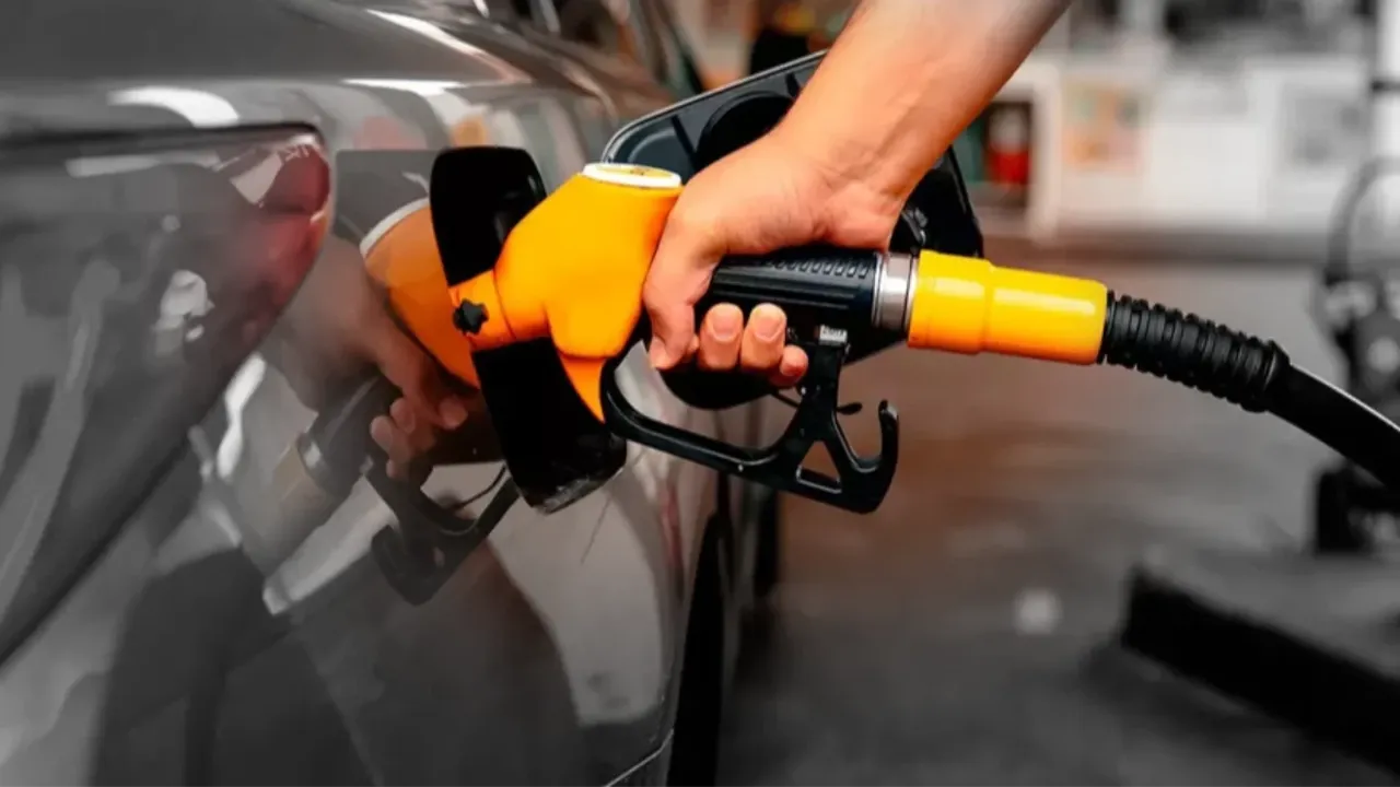 Benzine 94 kuruşluk zammın tarihi belli oldu