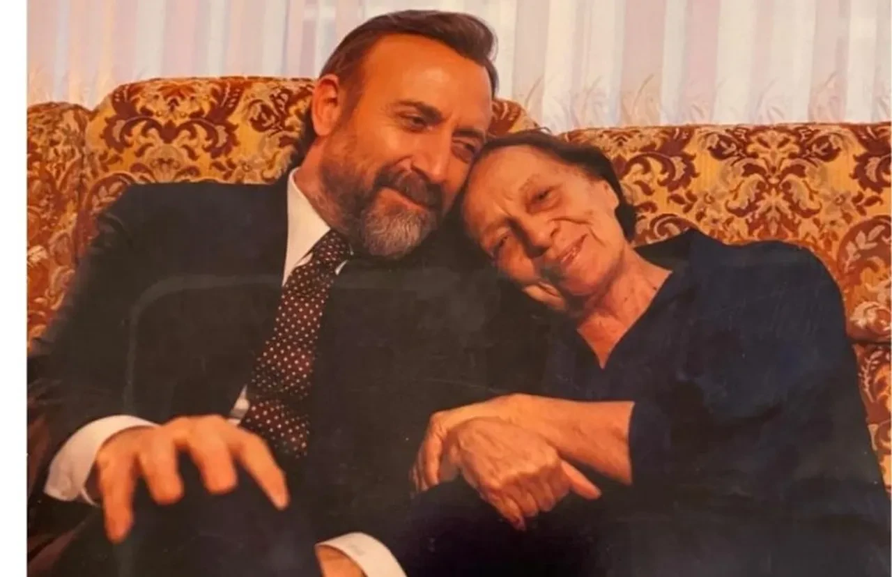 Halit Ergenç ile Ayten Uncuoğlu Kral Kaybederse'de! Aliye dizisi oyuncuları 20 yıl sonra buluştu