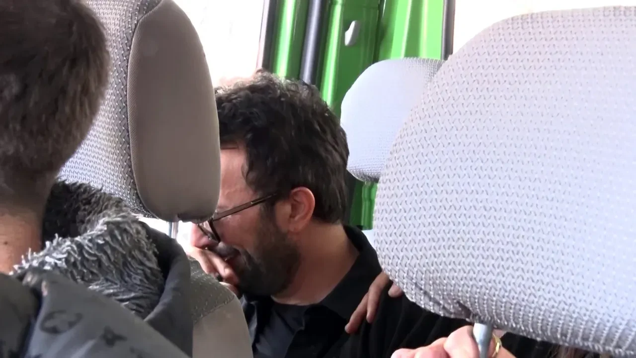 Tarkan'ın annesi Neşe Tevetoğlu'nun cenazesine ünlü isimler akın etti! Tarkan için camii avlusuna çadır kuruldu