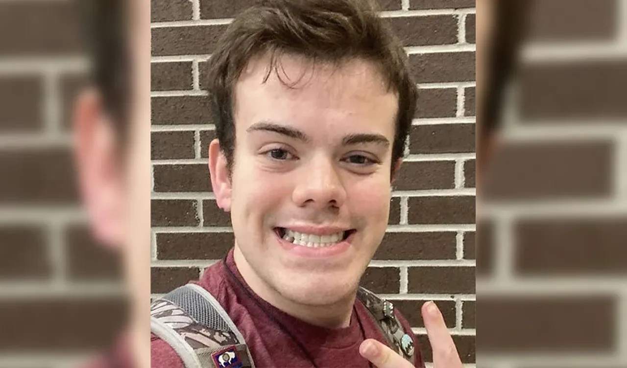 ABD'deki okul baskınından şok görüntü! Elinde kahve bardağı ile yaralıların görüntülerini çekti