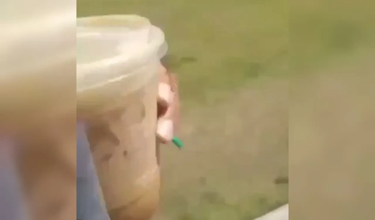 ABD'deki okul baskınından şok görüntü! Elinde kahve bardağı ile yaralıların görüntülerini çekti