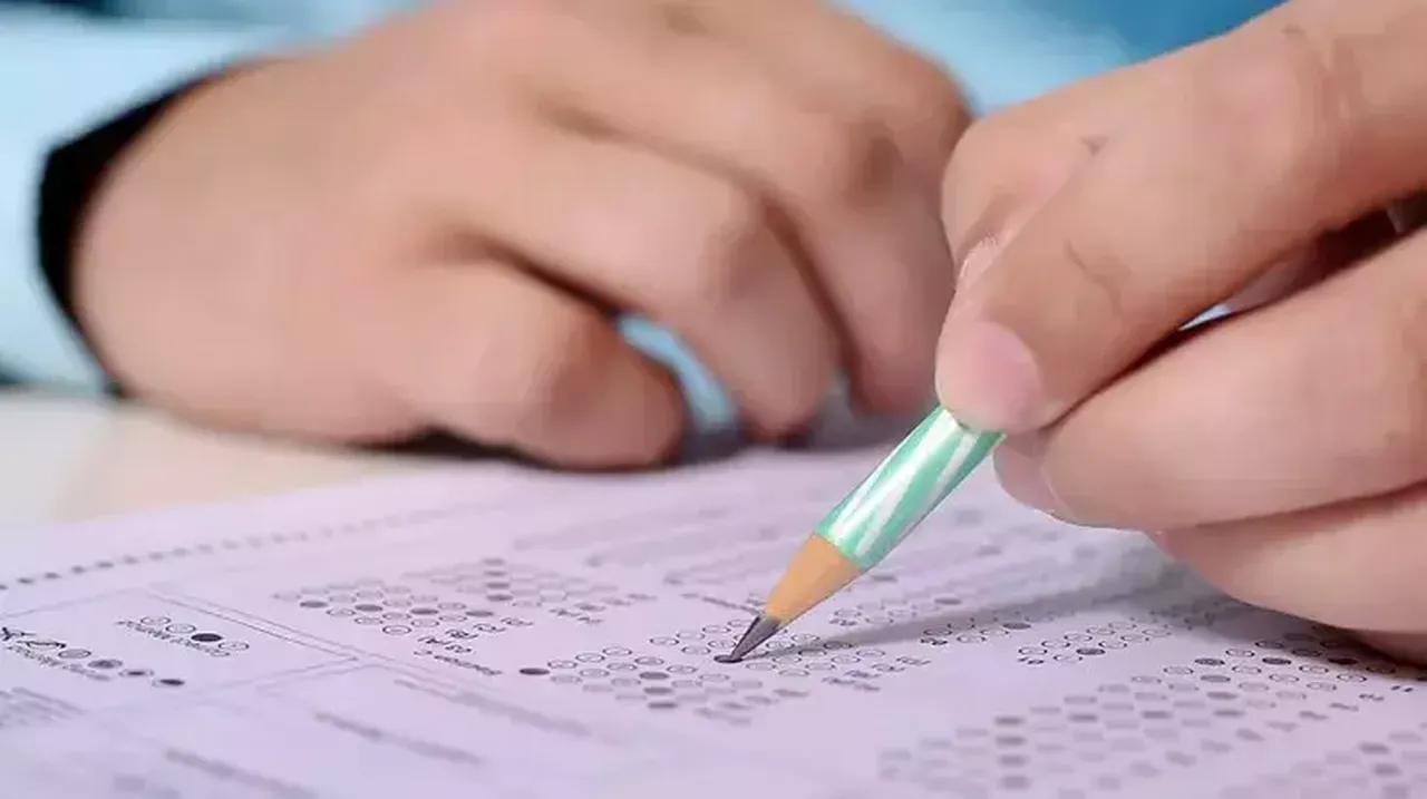 AÖF vize saatleri değiştirildi mi? Sınavların yapılacağı saat merak ediliyor