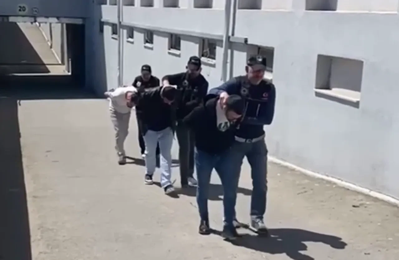 Arabasından 1,5 kilo uyuşturucu çıkan şüpheli kendini böyle savundu