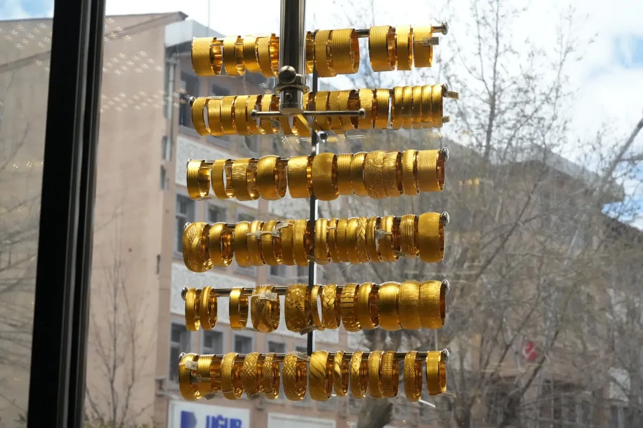 Darphane altın yetiştiremiyor: Uzmanlardan altın yatırımı için uzun vadeli tavsiye!