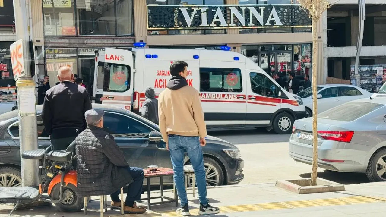 Van'da giyim mağazasına silahlı saldırı: Ölü ve yaralılar var