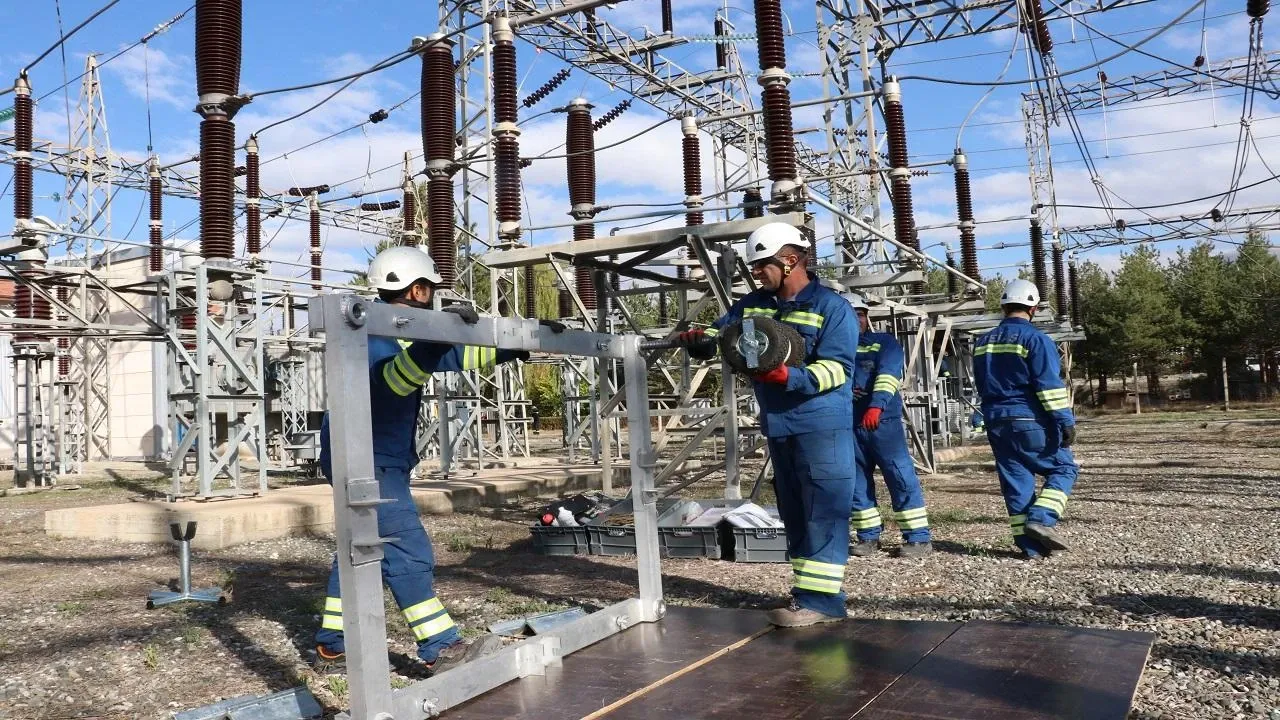 Bakan Bayraktar'dan istihdam müjdesi! 1036 personel alımı yapılacak: Şartlar belli oldu!