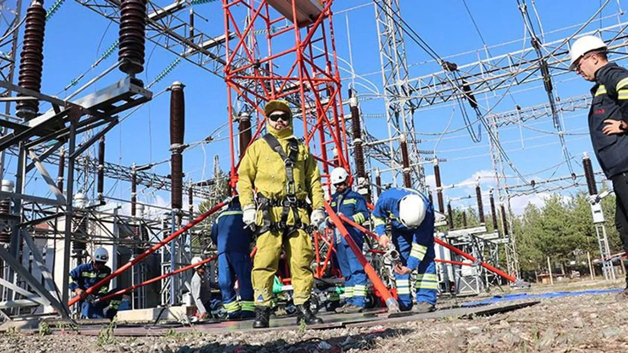 Bakan Bayraktar'dan istihdam müjdesi! 1036 personel alımı yapılacak: Şartlar belli oldu!