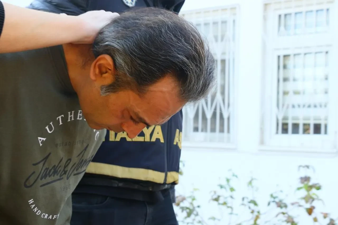 Eski eşini benzin döküp yakmıştı! Duruşma öncesi hayatını kaybetti 