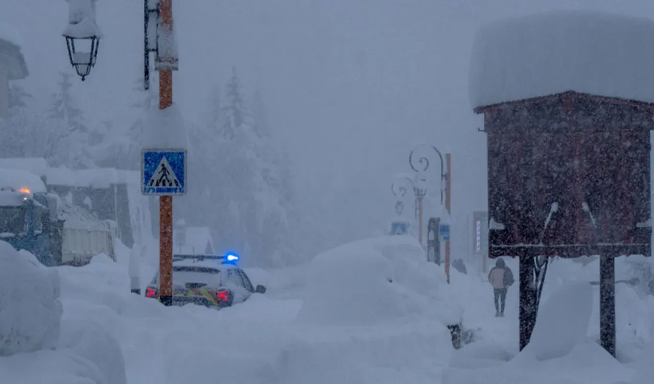 Kayak tutkusu ölümü beraberinde getirdi! Çığ altında kalıp 15 metre sürüklendi