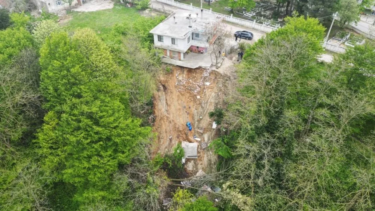 Sesi duyarak dışarı çıktı, gördüğü manzara karşısında şok oldu