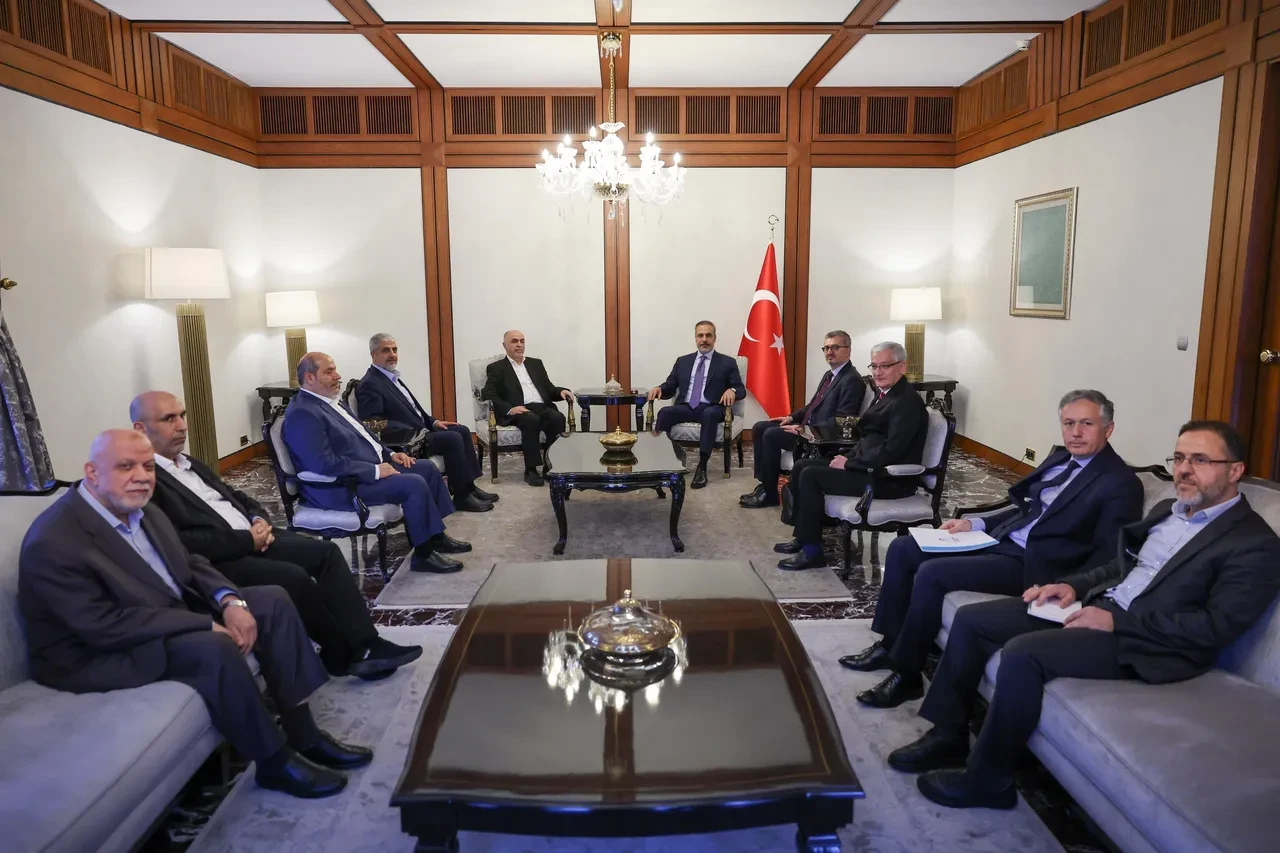 Türkiye'den kritik temas! Bakan Fidan Hamas üyeleriyle bir araya geldi