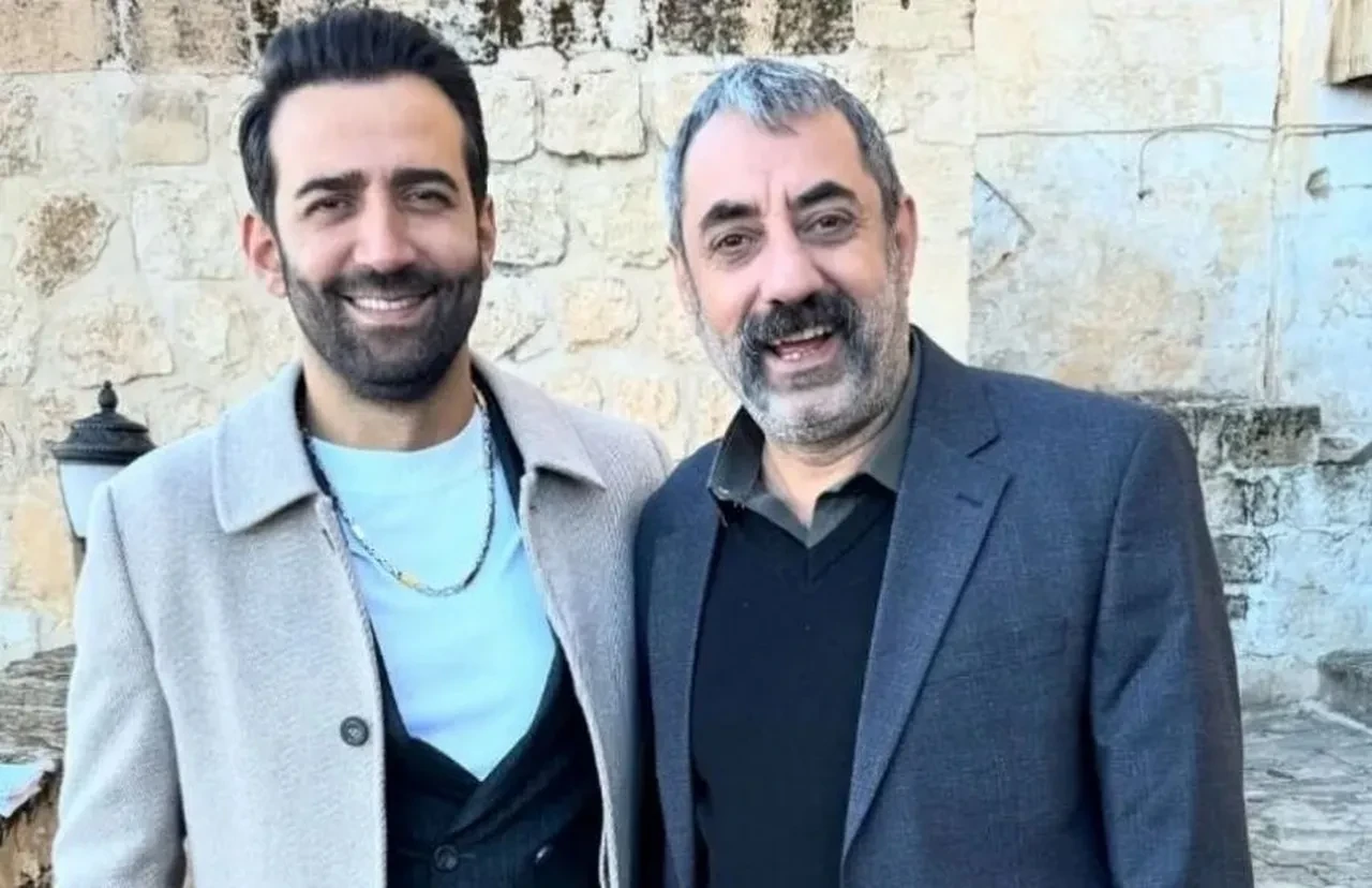 Uzak Şehir'in Demir'i Ferit Kaya, Sinem Ünsal ile Ozan Akbaba'yı övgüye boğdu