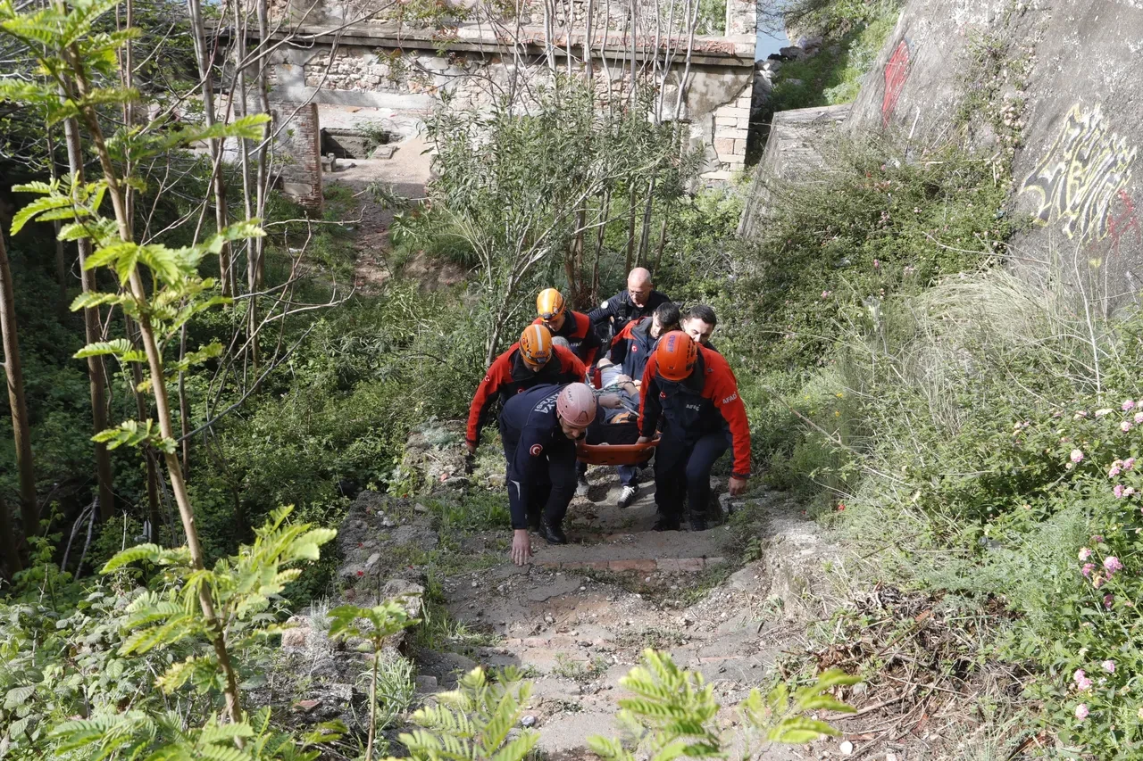 Antalya'da falezlerde can pazarı! Balık tutmak isterken aşağı düştü
