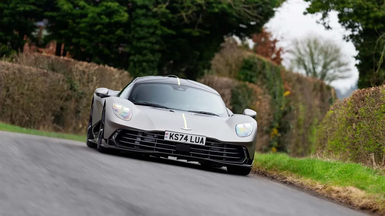 Aston Martin Valhalla yola çıkmak için gün sayıyor