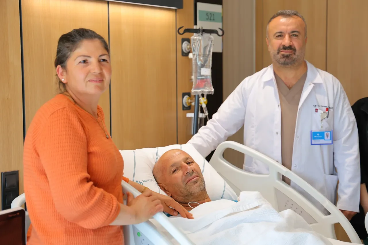 Doktorlar bile şaşkına döndü! Hafif şikayetle hastaneye gitti 6 santimlik tümörü öğrenince büyük şok yaşadı